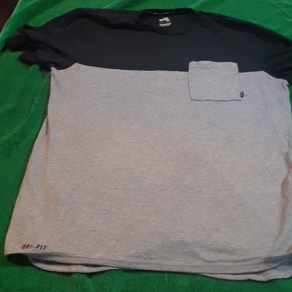 Nike SB dri-fit tee